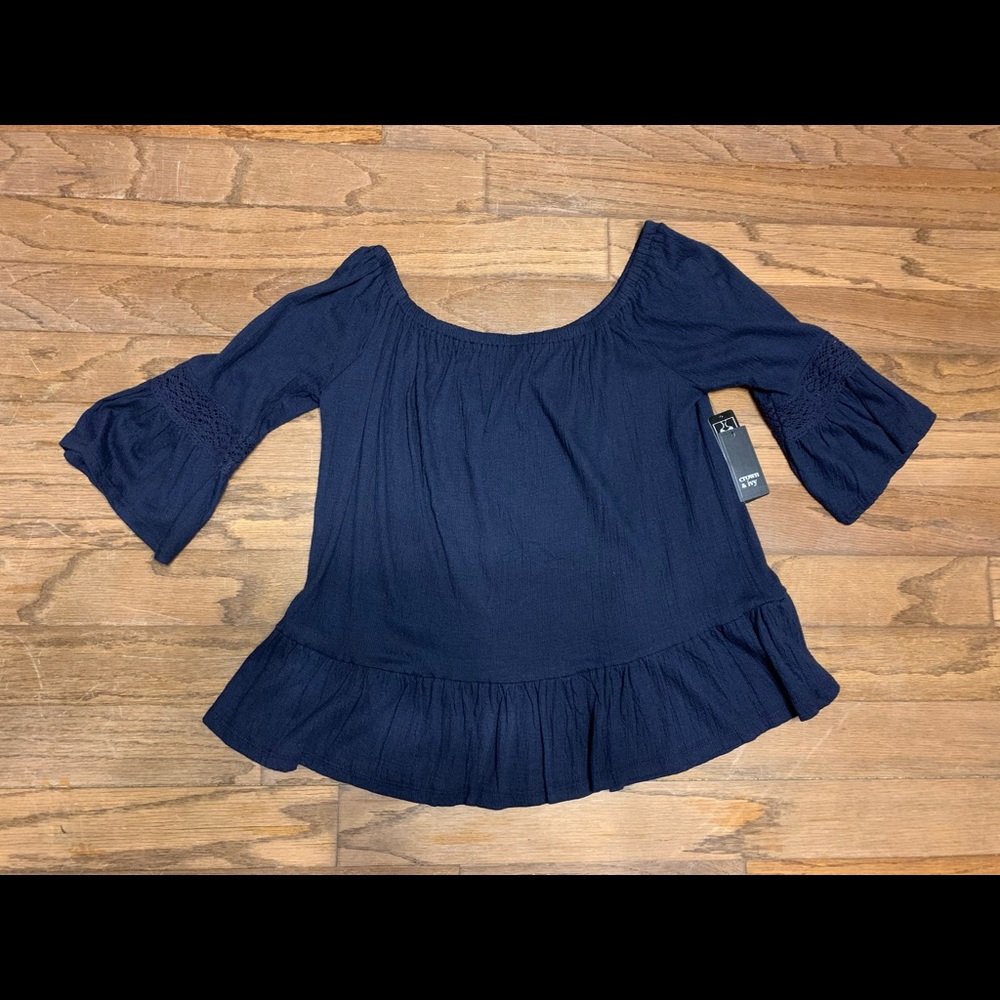 ❤️Crown & Ivy  Navy blouse, Size Medium NWT